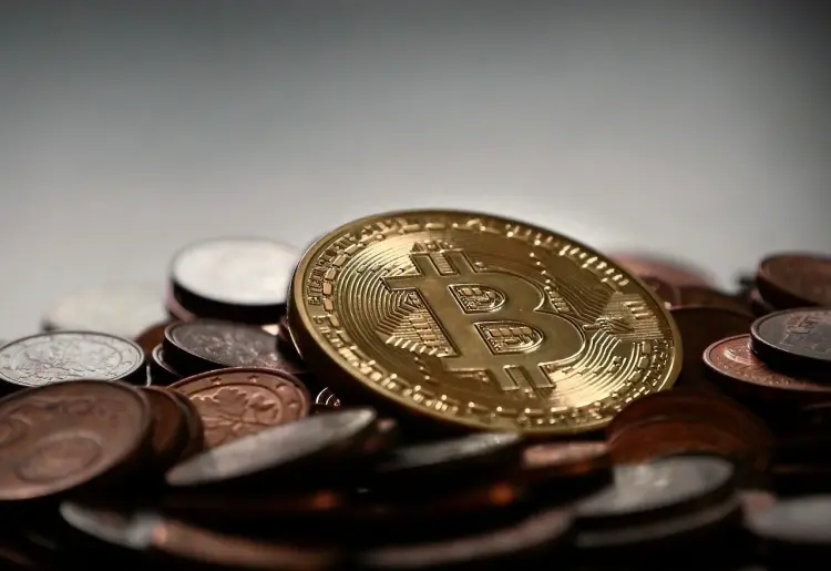 Market Stability vs. Liquidity: 7 Trade-offs in DeFi